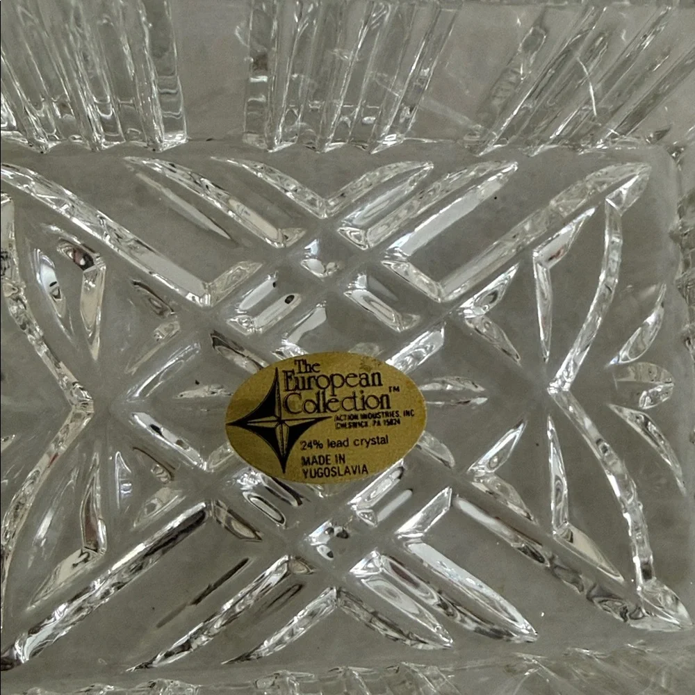 The European Collection 24% lead crystal smoker set